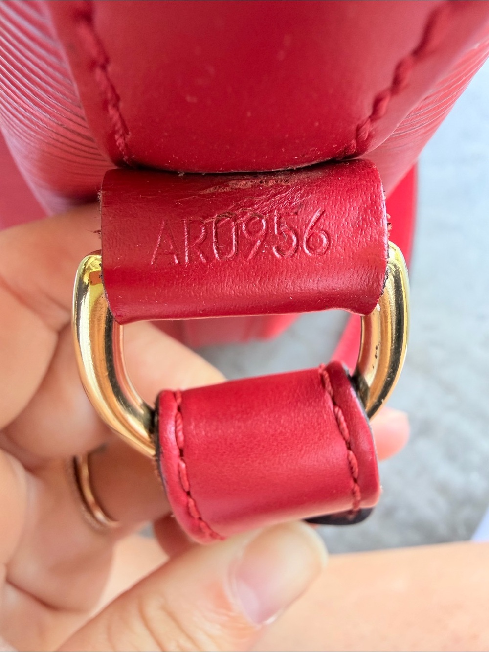 Red Louis Vuitton Drawstring Bucket Bag - Picture 6 of 14